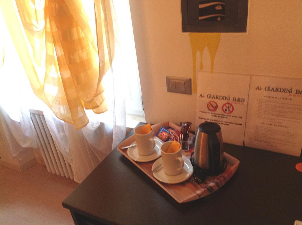 Guest house Ai Giardini -vicino Ospedale Borgo Trento E Centro Storico
