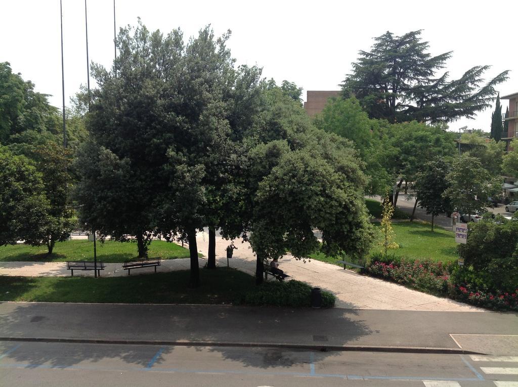 Guest house Ai Giardini -vicino Ospedale Borgo Trento E Centro Storico